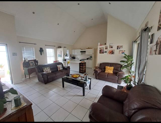 3 bed property to rent in REUNION PARK